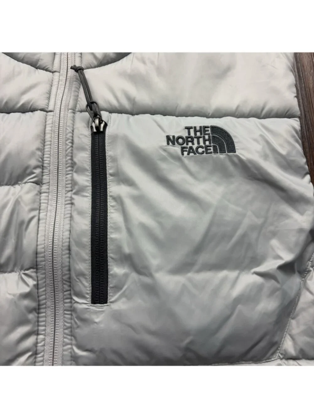 The North Face 550 Puffer Full Zip Vest Gray Men’s Size Large